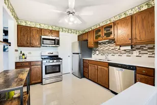 2169 Sunderland Ct, Naperville, IL 60565 - Photo 9