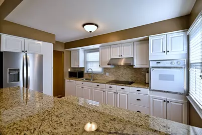 482 E Park Avenue, Elmhurst, IL 60126 - Photo 9