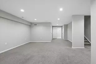 909 Times Square Dr, Aurora, IL 60504 - Photo 19