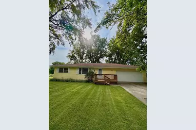 302 S 6th Street, Kirkland, IL 60146 - Photo 1