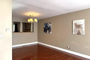 8113 Norwood Ct, Woodridge, IL 60517 - Photo 7