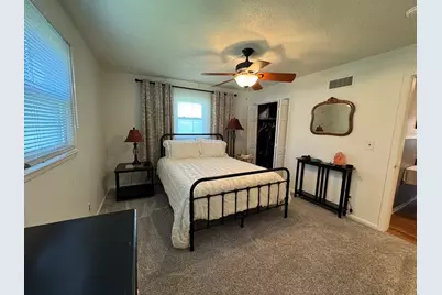 618 S Lott Boulevard, Gibson City, IL 60936 - Photo 11