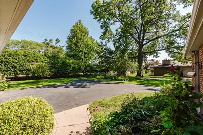 914 Hastings Drive, Bloomington, IL 61701 - Photo 29