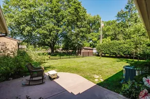 914 Hastings Dr, Bloomington, IL 61701 - Photo 25