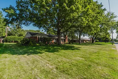 914 Hastings Drive, Bloomington, IL 61701 - Photo 3