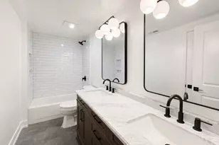 1905 W Huron St, Chicago, IL 60622 - Photo 11