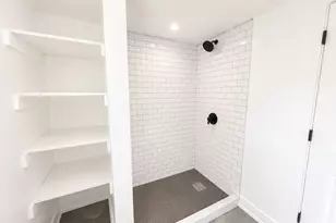1905 W Huron St, Chicago, IL 60622 - Photo 17