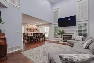 9 Ashford Ct, Lincolnshire, IL 60069 - Photo 3