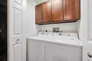 25 E Superior St, Chicago, IL 60611 - Photo 21