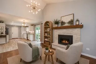 579 Phillips Cir, Antioch, IL 60002 - Photo 9