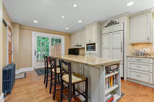 136 Washington Cir, Lake Forest, IL 60045 - Photo 17