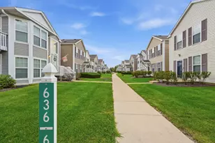 640 Four Seasons Blvd, Aurora, IL 60504 - Photo 31