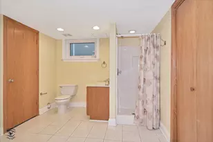 9521 S Sawyer Ave, Evergreen Park, IL 60805 - Photo 27
