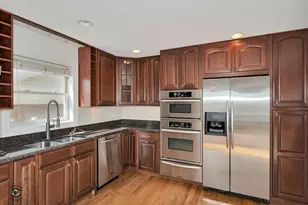 9521 S Sawyer Ave, Evergreen Park, IL 60805 - Photo 7