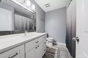18590 Meadow Ln, Hazel Crest, IL 60429 - Photo 9