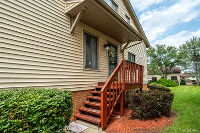 18590 Meadow Lane, Hazel Crest, IL 60429 - Photo 3