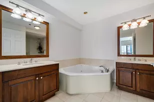 21 E Huron St, Chicago, IL 60611 - Photo 17
