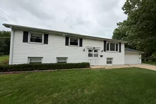 527 Edwin Dr, Bourbonnais, IL 60914 - Photo 1