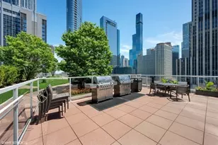 240 E Illinois St, Chicago, IL 60611 - Photo 27