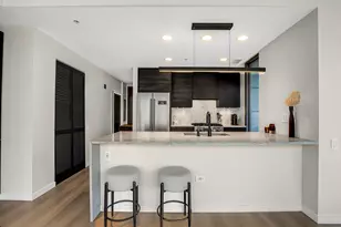 240 E Illinois St, Chicago, IL 60611 - Photo 7