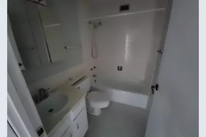 6171 N Sheridan Road #2805, Chicago, IL 60660 - Photo 9