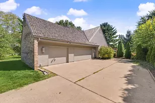2007 Trout Valley Dr, Champaign, IL 61822 - Photo 55