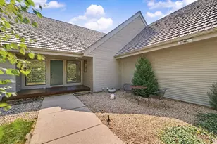 2007 Trout Valley Dr, Champaign, IL 61822 - Photo 5