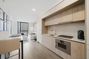 211 N Harbor Dr, Chicago, IL 60601 - Photo 3