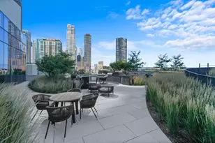 211 N Harbor Dr, Chicago, IL 60601 - Photo 27