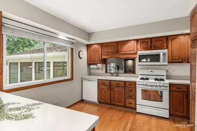 2S111 Lynn Court, Warrenville, IL 60555 - Photo 7