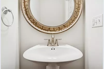 34W685 Roosevelt Avenue #B, Saint Charles, IL 60174 - Photo 9