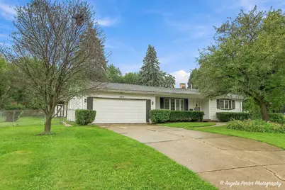 1015 Somerset, McHenry, IL 60050 - Photo 1