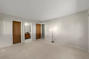 252 Shoreline Cir, Schaumburg, IL 60194 - Photo 15