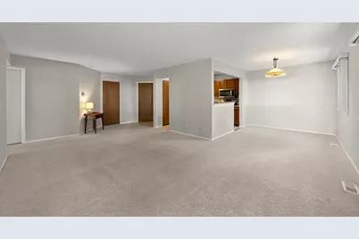 252 Shoreline Circle #Z1, Schaumburg, IL 60194 - Photo 5