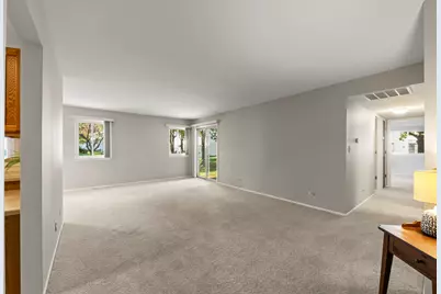 252 Shoreline Circle #Z1, Schaumburg, IL 60194 - Photo 3
