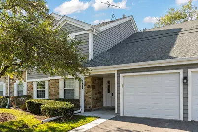 252 Shoreline Circle #Z1, Schaumburg, IL 60194 - Photo 1