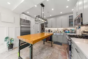 1347 W Granville Ave, Chicago, IL 60660 - Photo 11