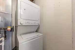 1347 W Granville Ave, Chicago, IL 60660 - Photo 31
