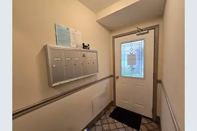 1819 W Touhy Avenue #4, Chicago, IL 60626 - Photo 5
