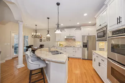 411 Skipping Stone Lane #411, Hinsdale, IL 60521 - Photo 5