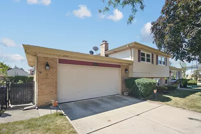 8157 N Root Court, Niles, IL 60714 - Photo 3