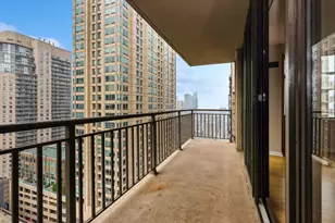630 N State St, Chicago, IL 60654 - Photo 17