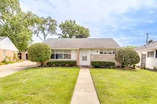 1091 E Villa Dr, Des Plaines, IL 60016 - Photo 1
