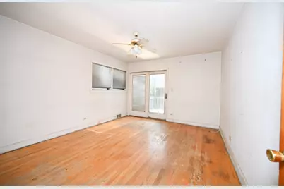 8425 Christiana Avenue, Skokie, IL 60076 - Photo 5