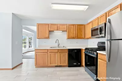 610 Cartwright Trail, McHenry, IL 60050 - Photo 7