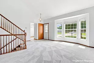 610 Cartwright Trail, McHenry, IL 60050 - Photo 5