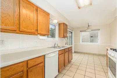 1294 Longford Circle, Elgin, IL 60120 - Photo 7
