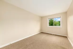 1294 Longford Cir, Elgin, IL 60120 - Photo 19