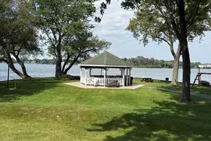 561 Marina St, Wauconda, IL 60084 - Photo 19