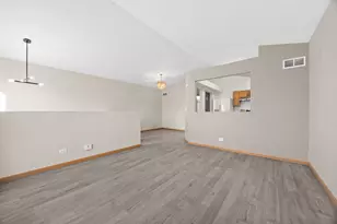 674 Four Seasons Blvd, Aurora, IL 60504 - Photo 3